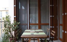 Terrace Apartment Close To Metro Station