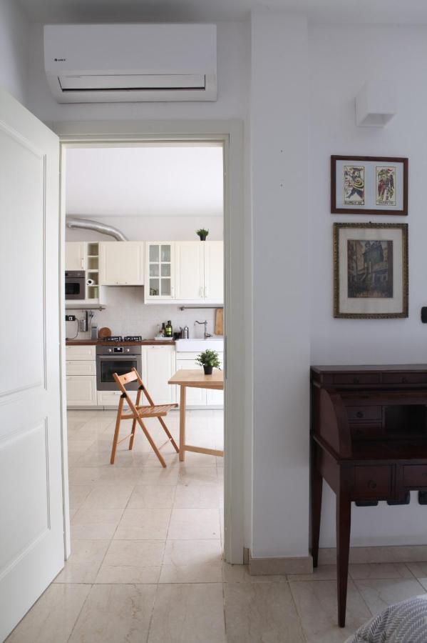 Terrace Apartment Close To Metro Station Milano Esterno foto