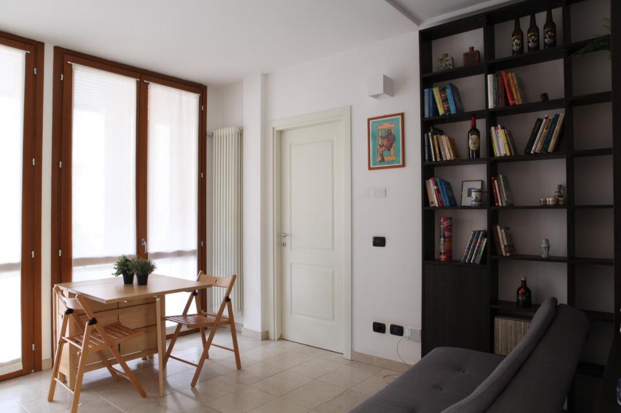 Terrace Apartment Close To Metro Station Milano Esterno foto