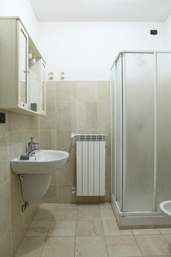 Terrace Apartment Close To Metro Station Milano Esterno foto